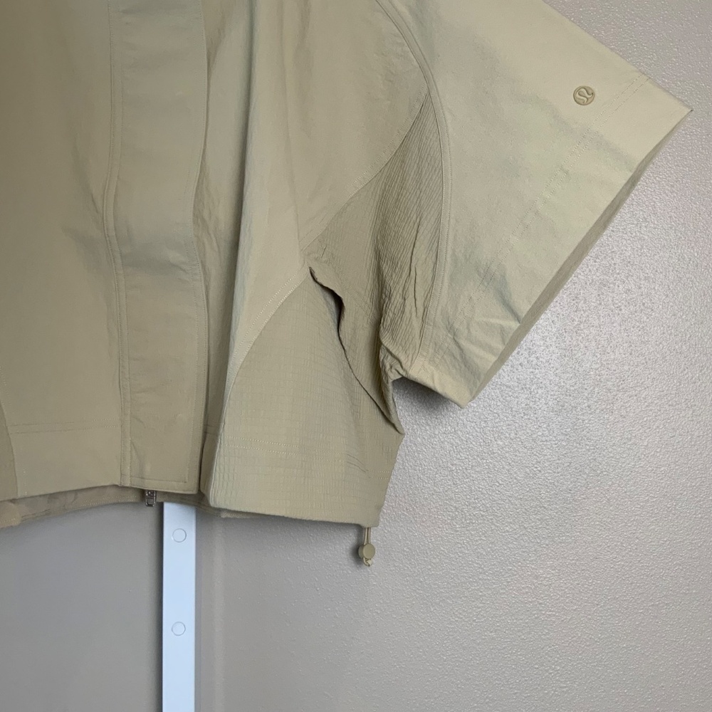 Lululemon Mixed Woven Short-Sleeve Jacket - Picture 11 of 16